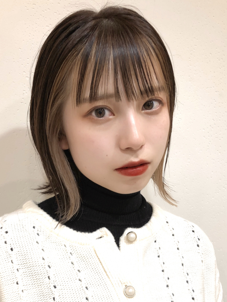 Shoya ホワイトベージュ インナーカラー 札幌すすきのにある美容室 美容院 El By Green エル バイ グリーン