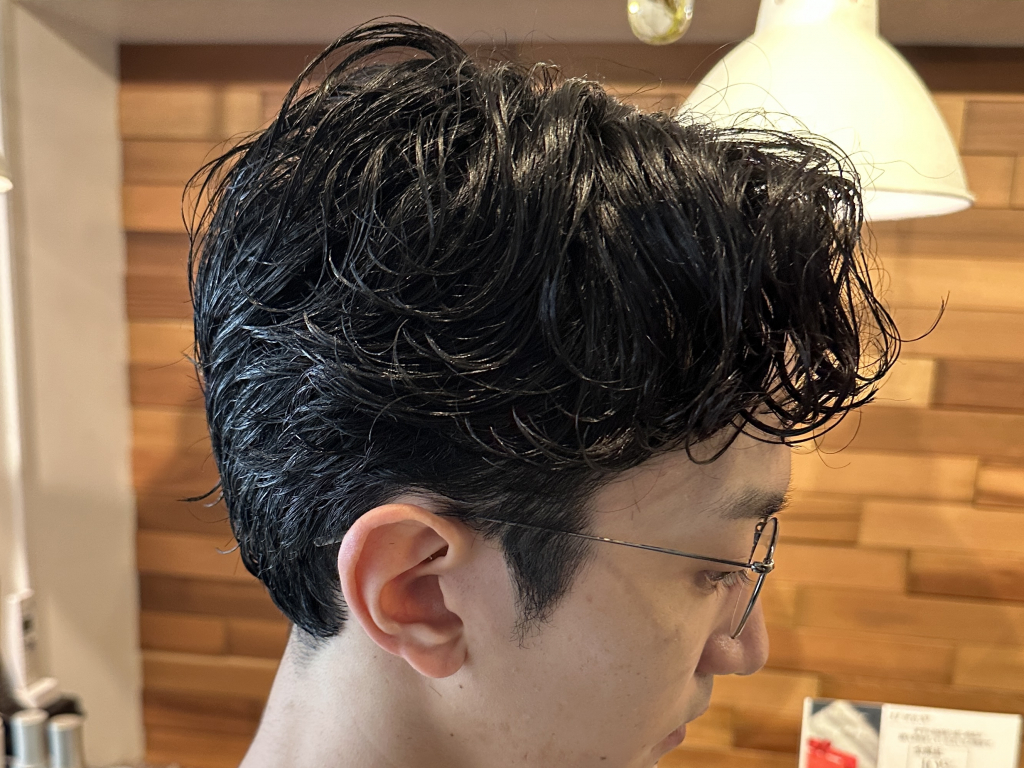 癖毛を活かしたジェントルショートスタイル！